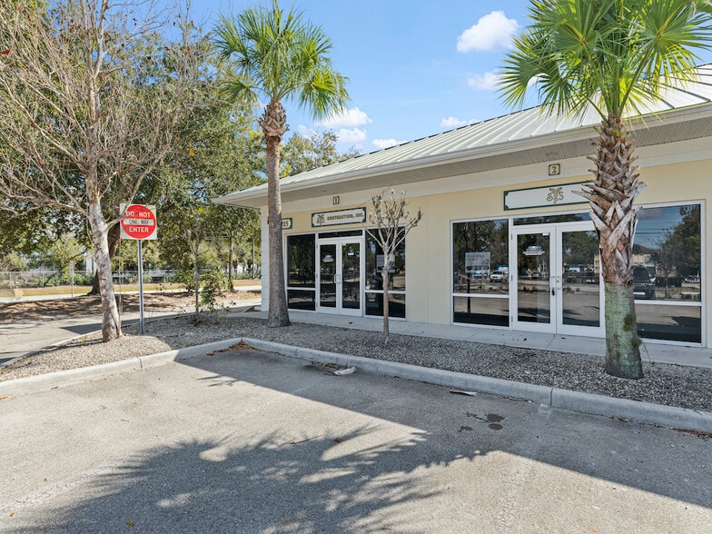 More Photos Of 9015 Americana Rd, Vero Beach Medical For Lease