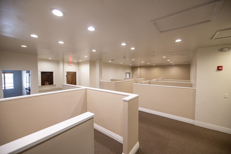 More Photos Of 2436-2438 Brunello Trace, Lutz Office For Lease