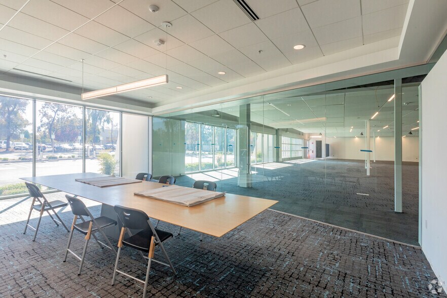 More Photos Of 195 S Milpitas Blvd, Milpitas Research And Development For Lease