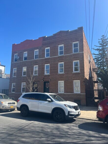 Primary Photo Of 8801 107th St, Richmond Hill Apartments For Sale