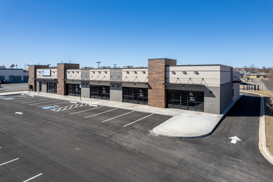 Primary Photo Of 1301-1307 E Main St, Weatherford Storefront Retail Office For Lease