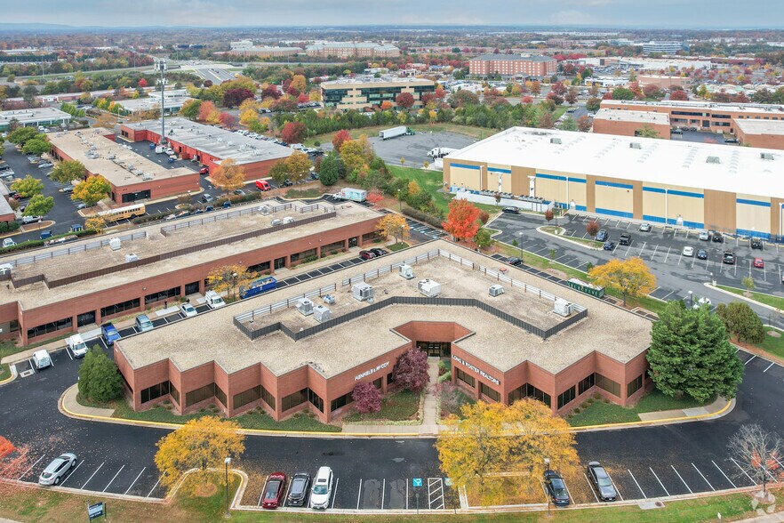 More Photos Of 4440 Brookfield Corporate Dr, Chantilly Office For Lease