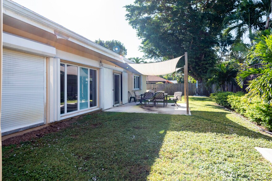 More Photos Of 621 NW 76th Ave, Plantation Assisted Living For Sale