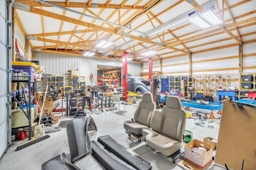 More Photos Of 4271 Calhoun Memorial Hwy, Easley Showroom For Sale
