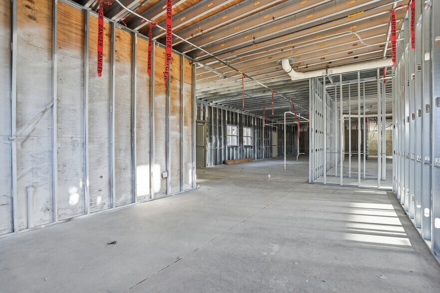 More Photos Of 113 Pocono Dr, Milford Office For Sale