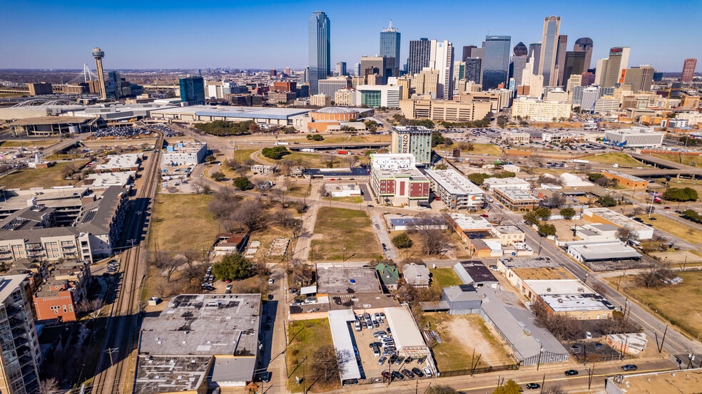 More Photos Of 1204 Powhattan St, Dallas Industrial For Sale