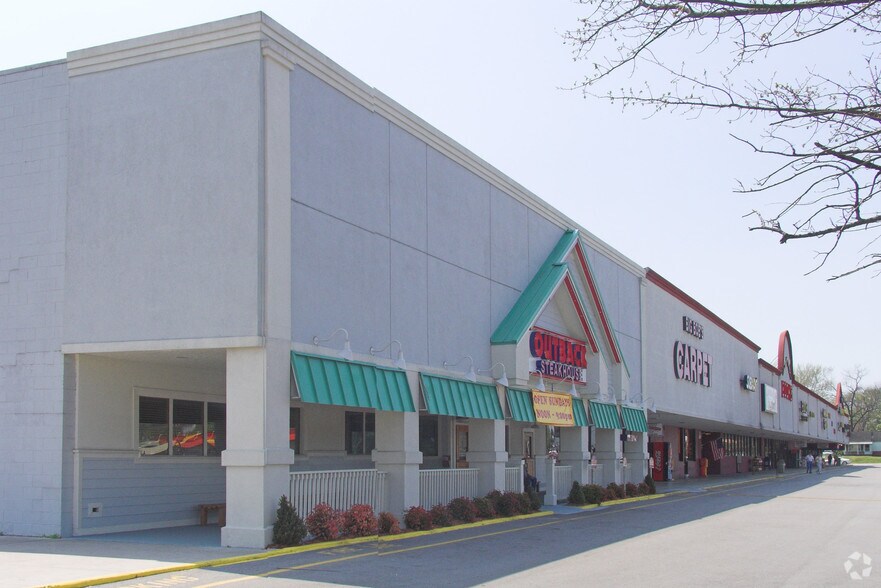 More Photos Of 314 Merchants Dr, Knoxville General Retail For Sale