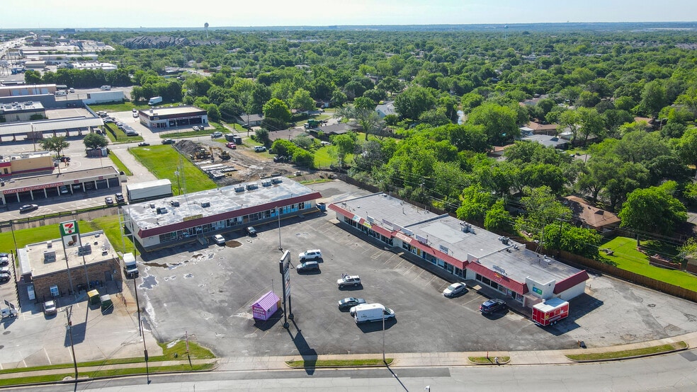 Primary Photo Of 3421 Cimmaron Trl, Fort Worth General Retail For Lease
