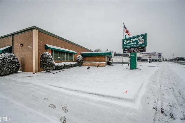 More Photos Of 24611 Gratiot Ave, Eastpointe Freestanding For Sale