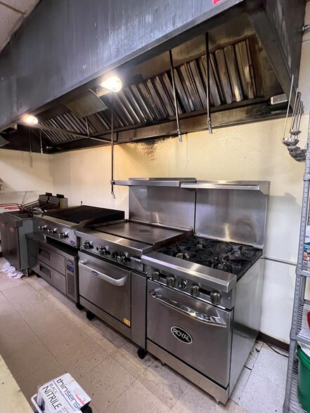 More Photos Of 1004 Main St, Manson General Retail For Sale