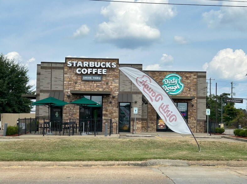 More Photos Of 3910-3912 N State Line Ave, Texarkana Freestanding For Sale