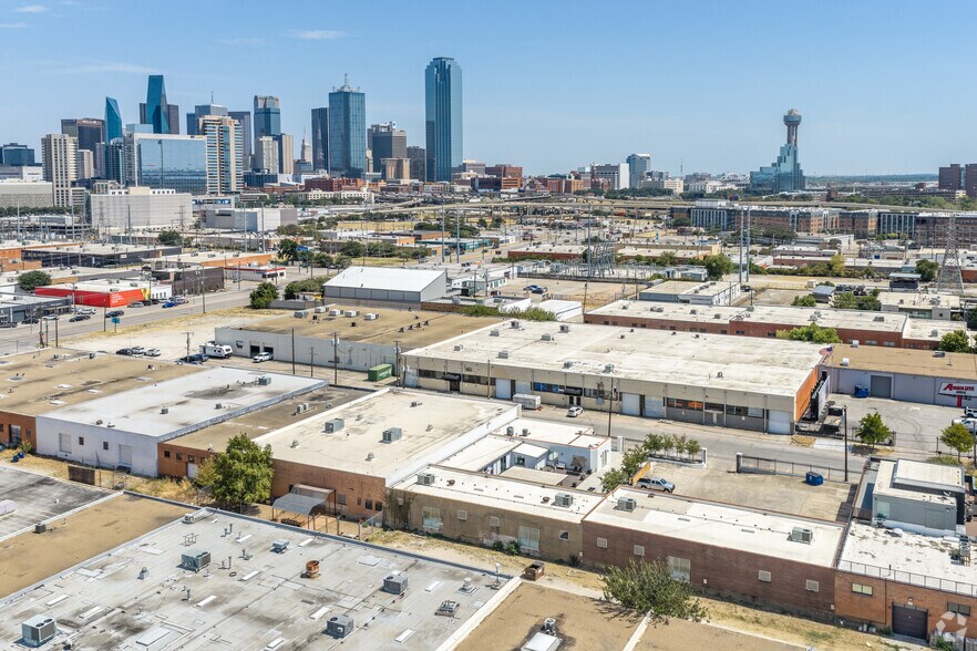 More Photos Of 1041 N Riverfront Blvd, Dallas Warehouse For Sale