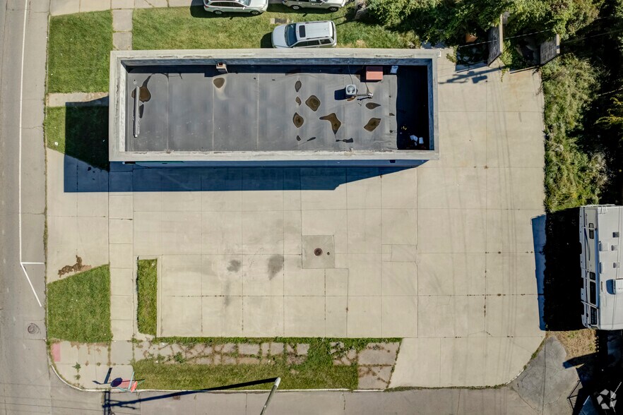 More Photos Of 14108 Houston Whittier St, Detroit Freestanding For Sale