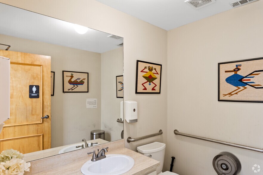 More Photos Of 145 NW Central Park Plz, Port Saint Lucie Medical For Sale
