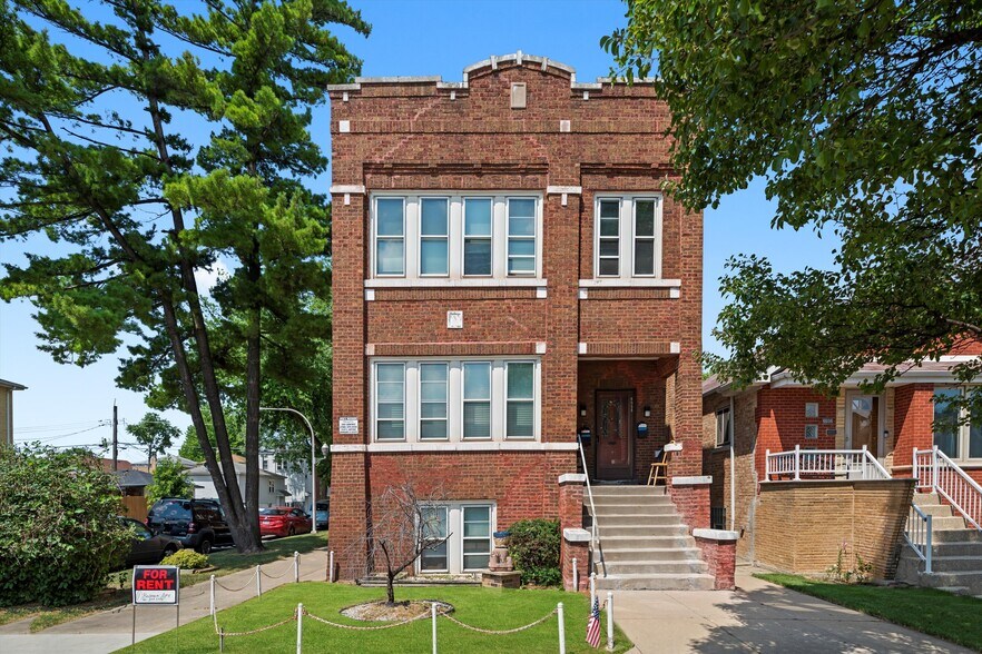 Primary Photo Of 6058 S Massasoit Ave, Chicago Apartments For Sale