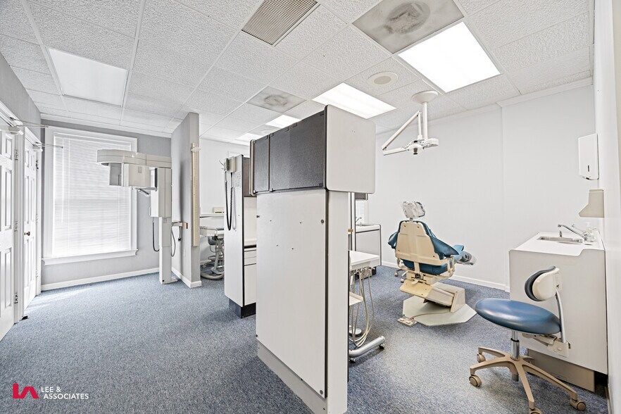 More Photos Of 1776 Old Spring House Ln, Dunwoody Medical For Lease