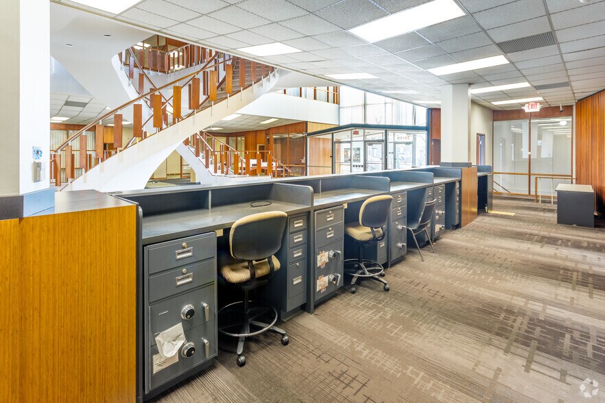 More Photos Of 35150 W Michigan Ave, Wayne Bank For Sale