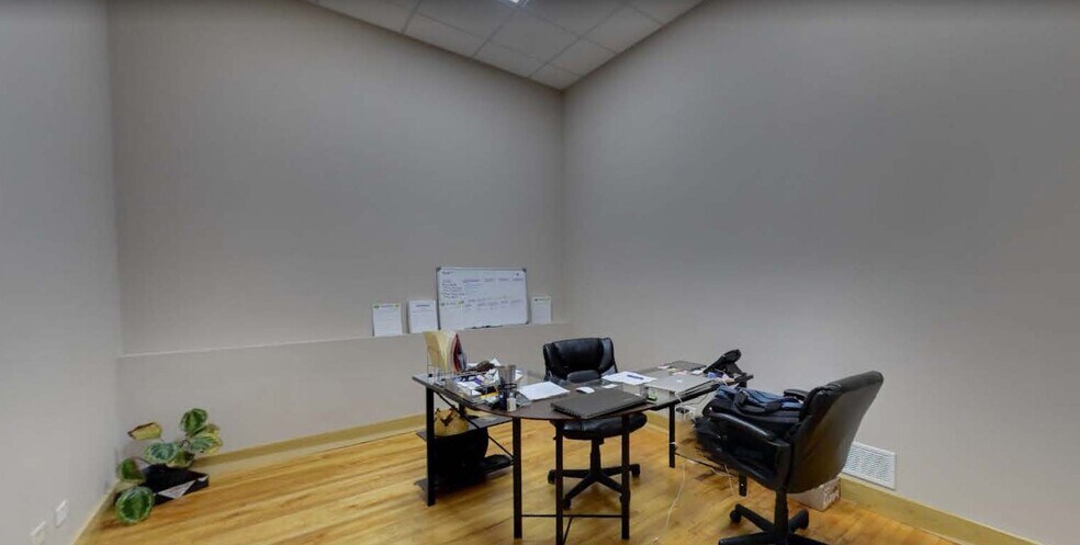 More Photos Of 164-166 E Chicago St, Elgin Office For Sale