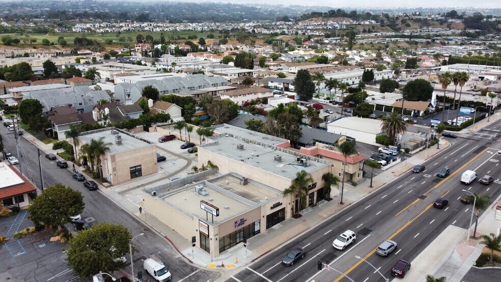 More Photos Of 2300-2308 Pacific Coast Hwy, Lomita Storefront For Sale