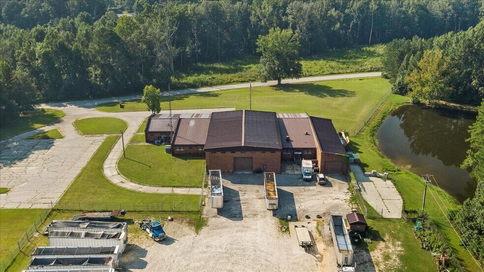 More Photos Of 704 State Road S-13-680, Jefferson Manufacturing For Lease