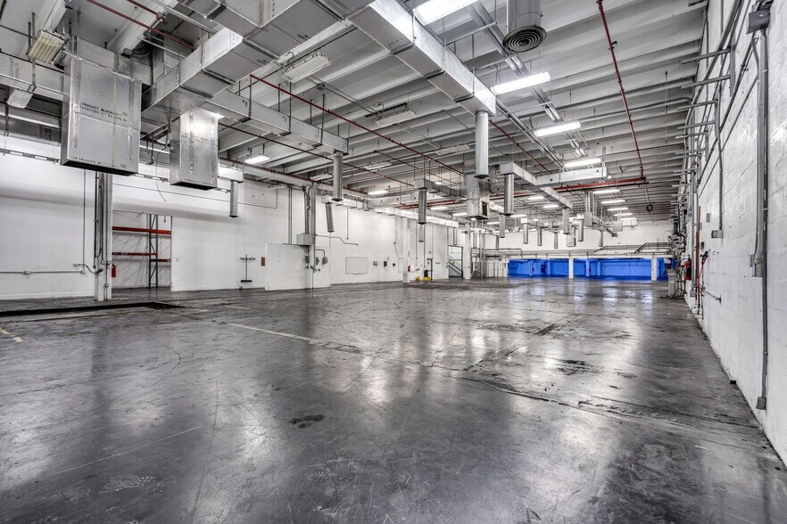 More Photos Of 12800 NW 38th Ave, Opa Locka Warehouse For Lease