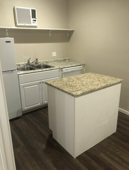 More Photos Of 2217 Hemphill St, Fort Worth Office For Sale