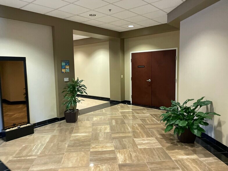 More Photos Of 1825 Commerce Center Blvd, Fairborn Medical For Lease