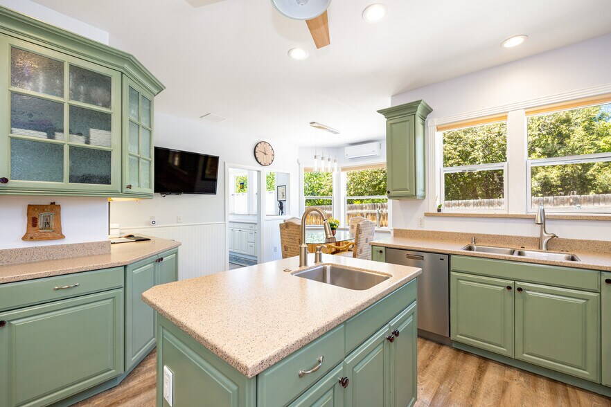 More Photos Of 303 W Juniper Ave, Flagstaff Hospitality For Sale