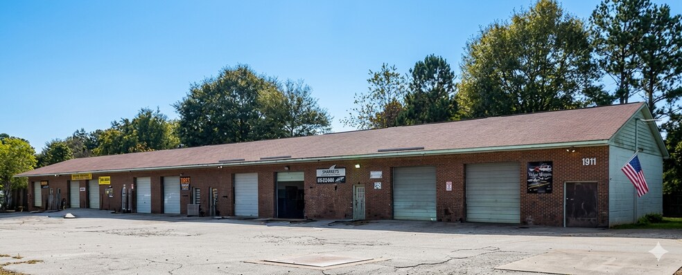 Primary Photo Of 1911 Old Covington Rd NE, Conyers Service For Sale