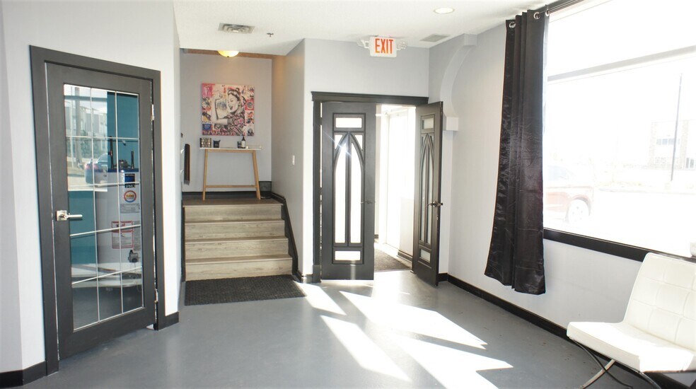 More Photos Of 134 Pembina Rd, Sherwood Park Flex For Sale
