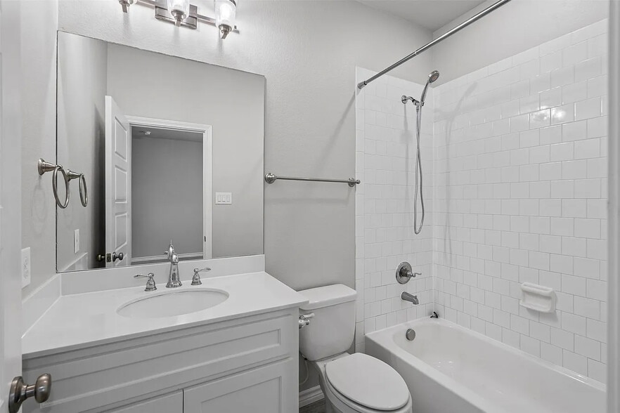 More Photos Of 2611 McCart Ave, Fort Worth Apartments For Sale