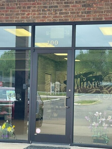 More Photos Of 680 E FM 120, Pottsboro Freestanding For Lease