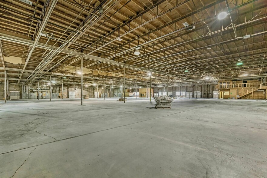 More Photos Of 907 SE 2nd Ave, Amarillo Warehouse For Lease