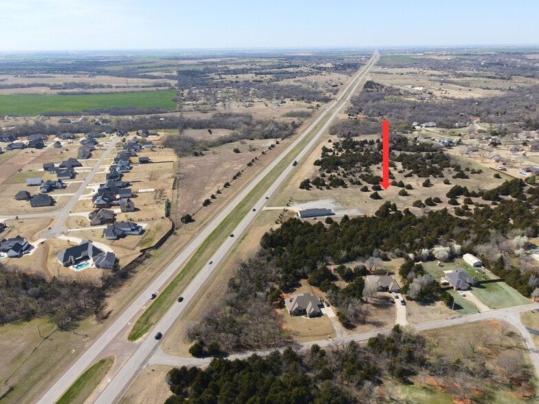 More Photos Of 13433 NW Expressway, Piedmont Flex For Sale