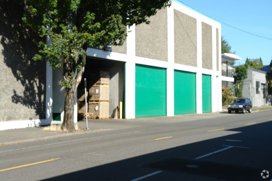 More Photos Of 1321 NE Davis St, Portland Unknown For Lease