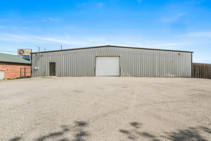 More Photos Of 5980 Arden Rd, Amarillo Warehouse For Lease