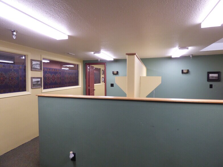 More Photos Of 409-427 N Railroad Ave, Loveland Restaurant For Lease