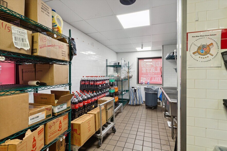 More Photos Of 1380 Wright Ave, Alma Freestanding For Sale