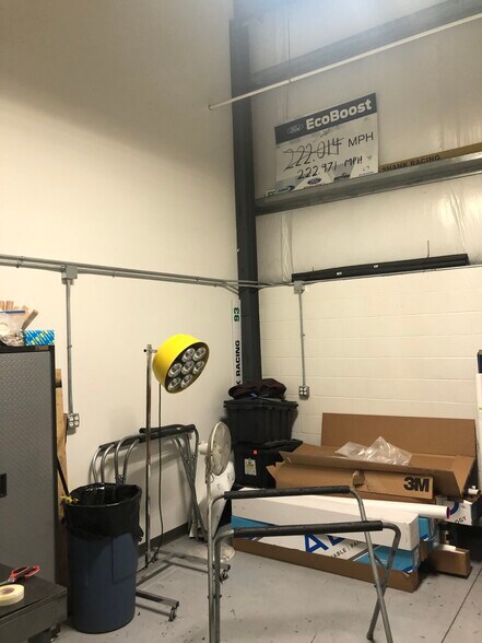 More Photos Of 114 Venture Dr, Pataskala Warehouse For Lease