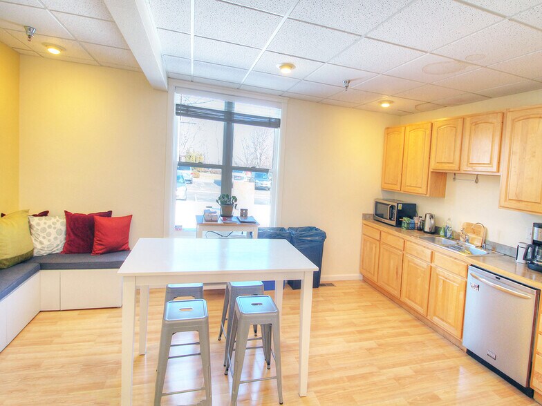 More Photos Of 7102 La Vista Pl, Niwot Medical For Sale
