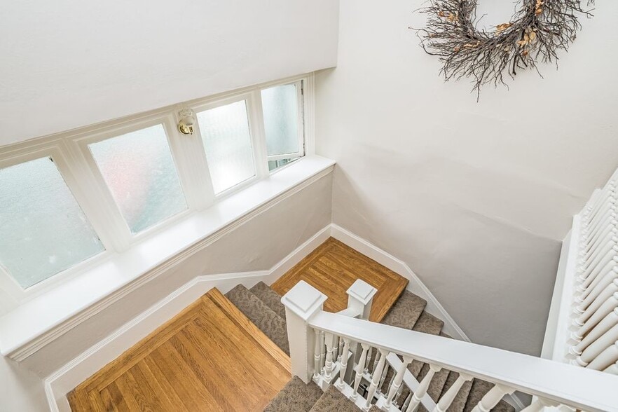 More Photos Of 95 Moss Ave, Oakland Apartments For Sale