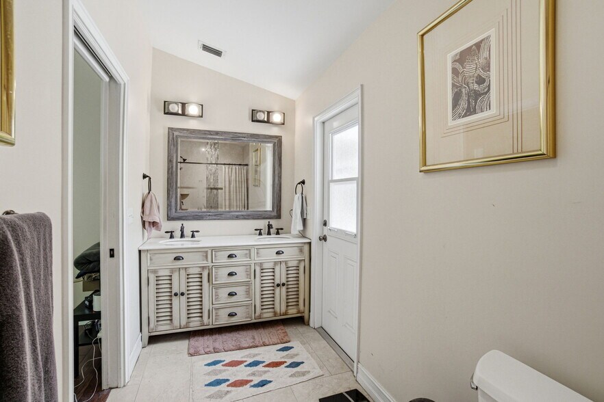 More Photos Of 4120 3rd Ave NW, Naples Apartments For Sale