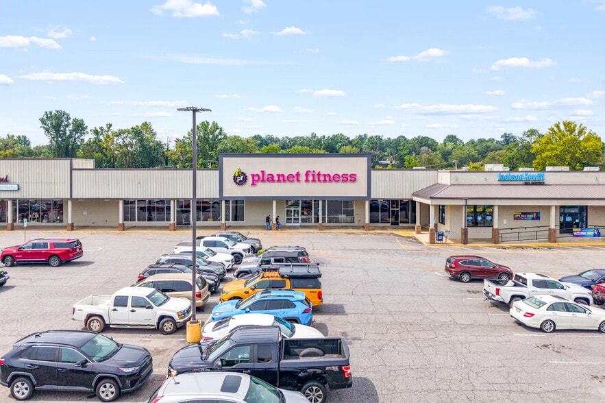 More Photos Of 903-915 W Union St, Morganton Storefront For Sale