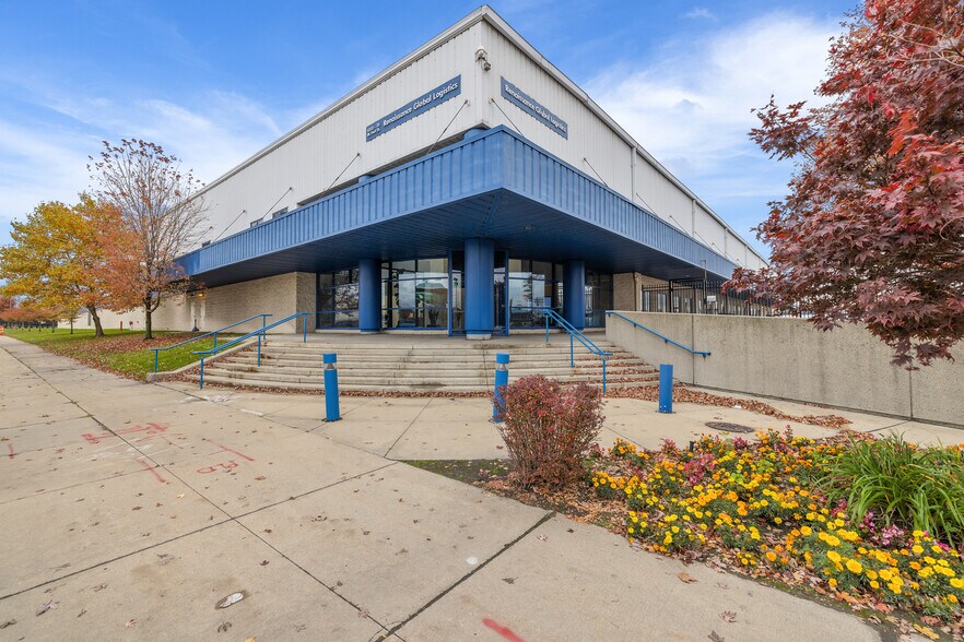 More Photos Of 4333-4335 W Fort St, Detroit Distribution For Lease