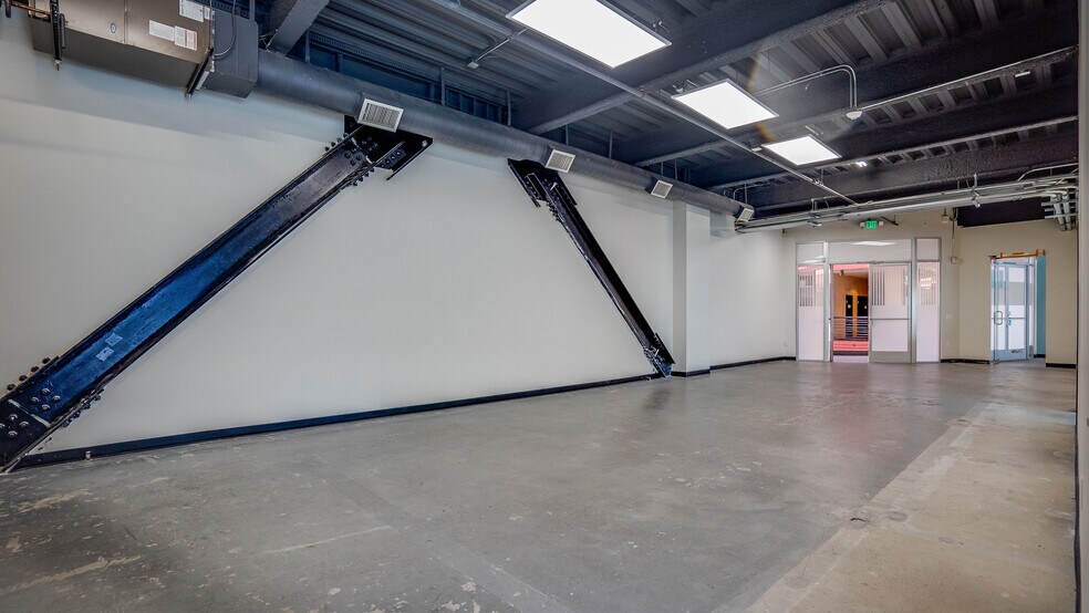 More Photos Of 800 E 12th St, Los Angeles Office For Sale