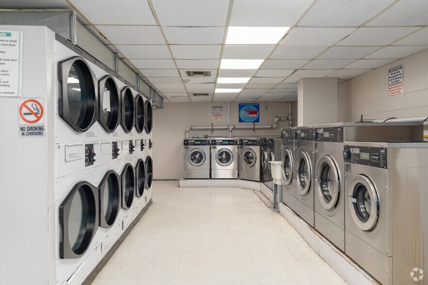 More Photos Of 489 W State St, Trenton Apartments For Lease