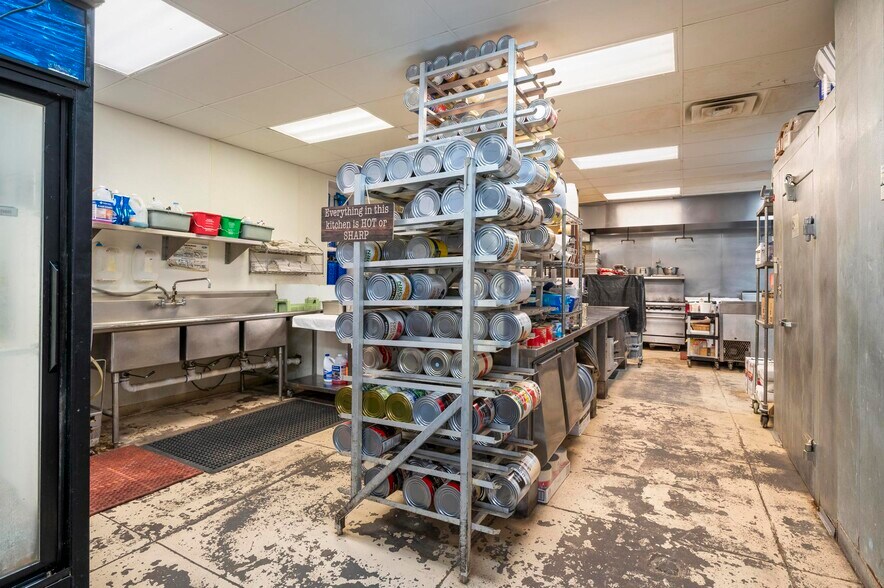 More Photos Of 412-414 Main St, Windom Restaurant For Sale