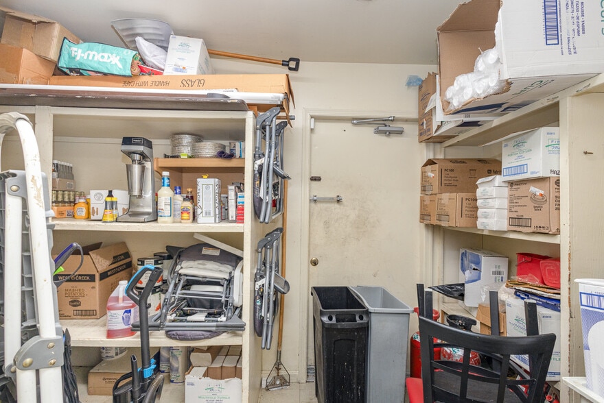 More Photos Of 15220 Kings Hwy, Montross Restaurant For Sale