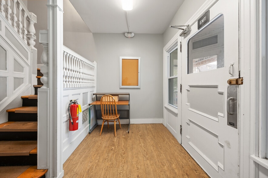 More Photos Of 21 Main St, Kingston Apartments For Sale