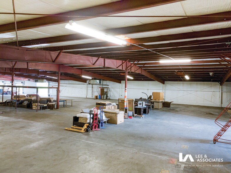 More Photos Of 10980 Enterprise Ave, Bonita Springs Warehouse For Lease